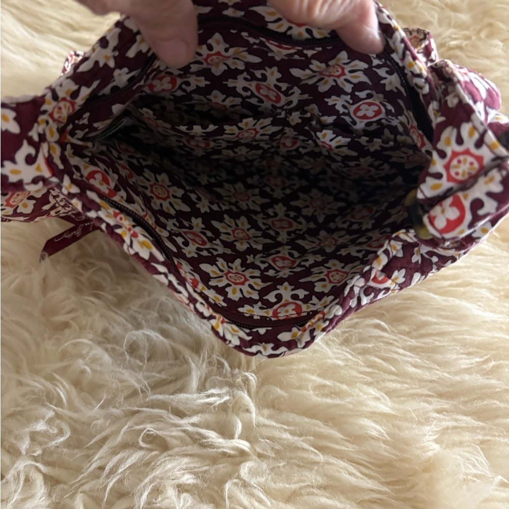 Vera Bradley ‘Hipster’ Medallion Burgundy and Cream Crossbody Bag - Picture 5 of 5